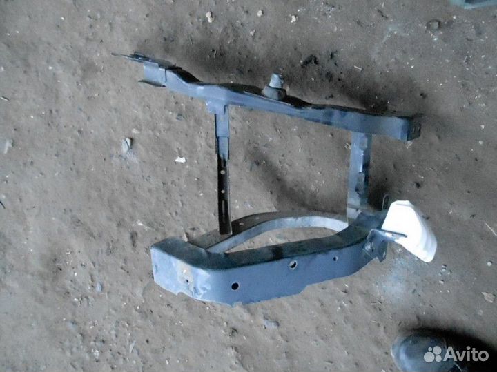 Панель передняя (телевизор) RH Infiniti M35