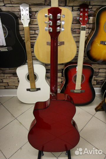 Акустическая гитара модели Фолк в бордовом цвете