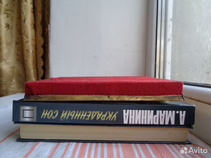 Икона Тихвинская Богородица в лат. окладе и киоте