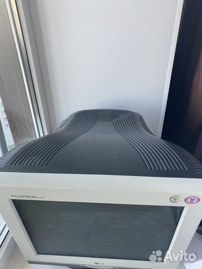 Монитор LG F720B