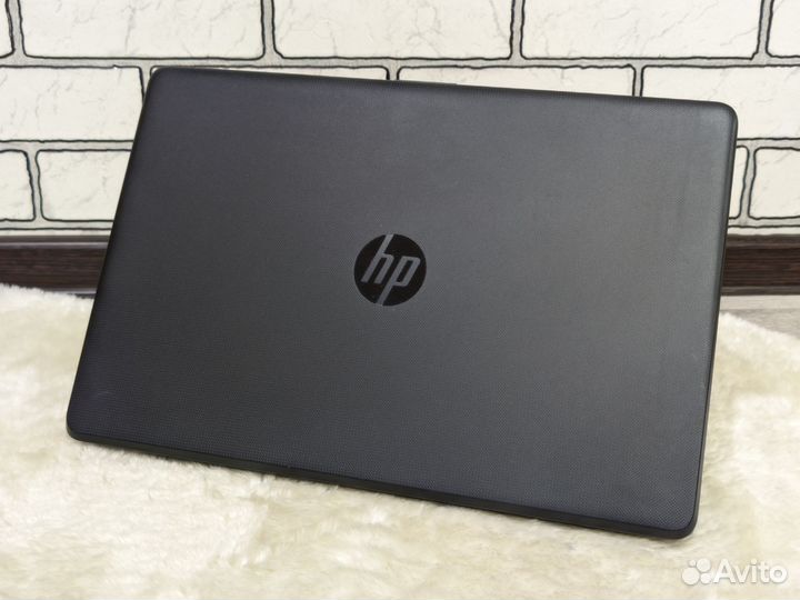 HP / AMD A12-9720P / Radeon R7 M340/10GB/SSD/FHD
