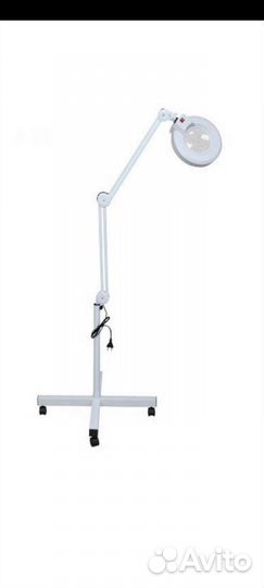 Лампа лупа на штативе