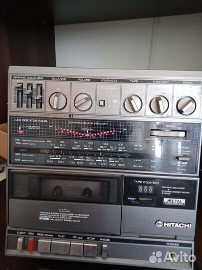 Нitachi Кассетный магнитофон