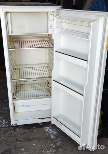 Холодильник Саратов 1614М