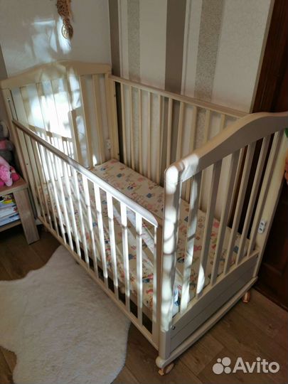 Детская кроватка