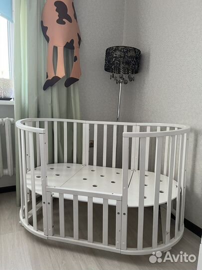 Детская кроватка круглая (овальная) с маятником