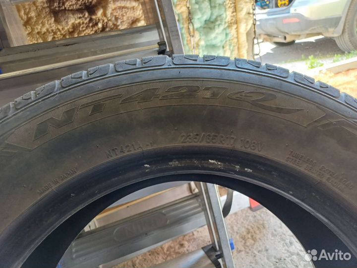 Nitto NT421Q 235/65 R17