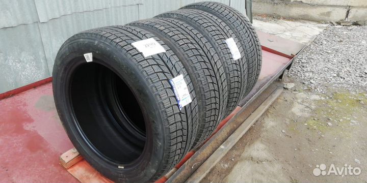 Michelin X-Ice 3 215/55 R17 98H