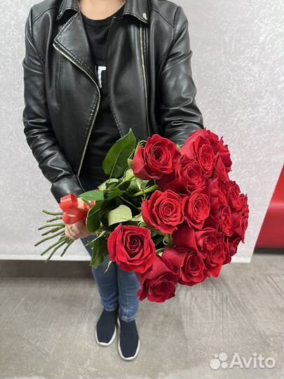 Розы 19 штук 70 см Эквадор