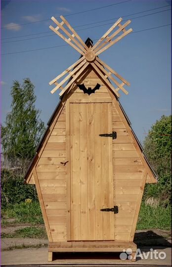 Уличный туалет деревянный BLU779