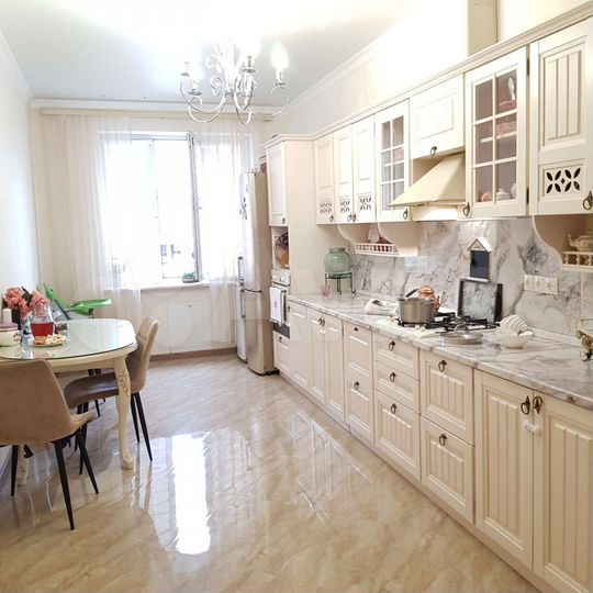 3-к. квартира, 90 м², 6/7 эт.