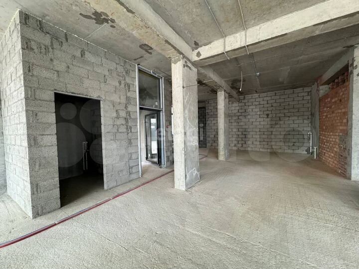 Продам торговое помещение, 307 м²