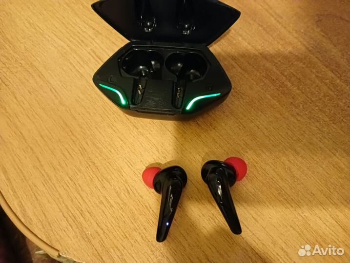 Беспроводные наушники TWS