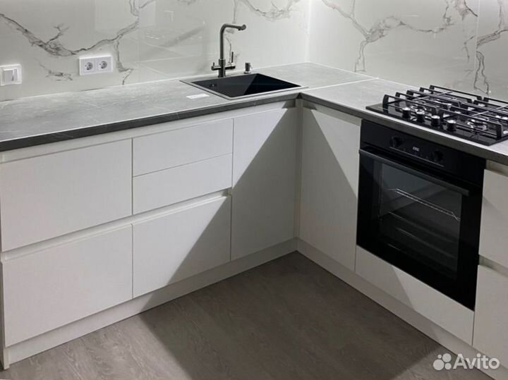 Столешница для кухни каменная Staron Metal 370х60