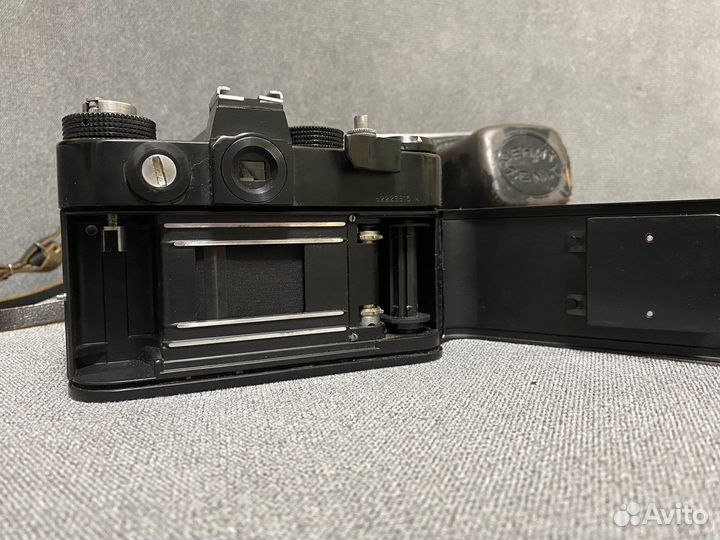 Плёночный фотоаппарат Zenit TTL + гелиос 44м