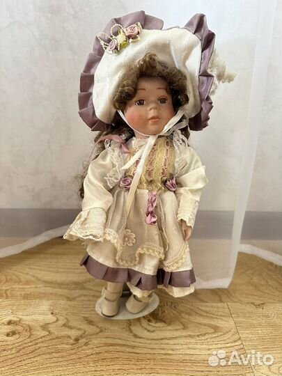 Кукла фарфоровая большая