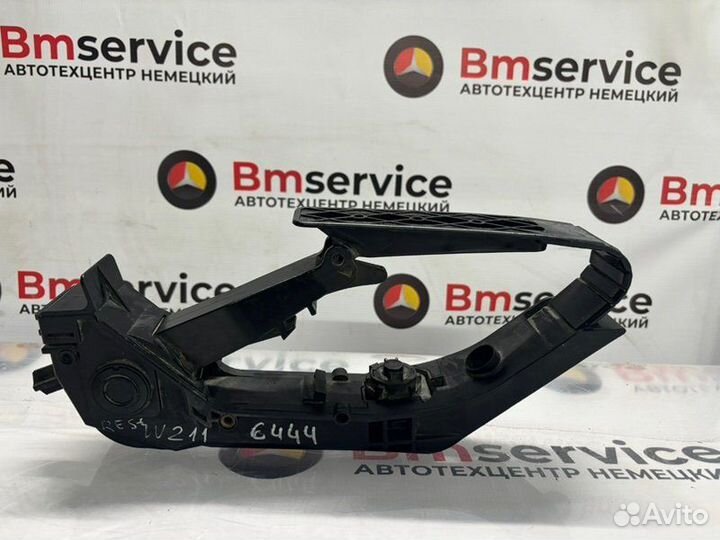 Педаль газа Mercedes-Benz