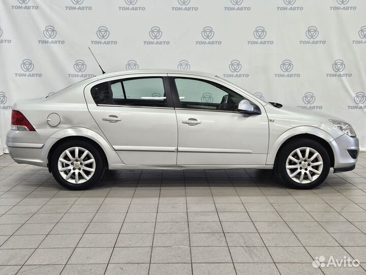 Opel Astra 1.6 МТ, 2014, 75 848 км