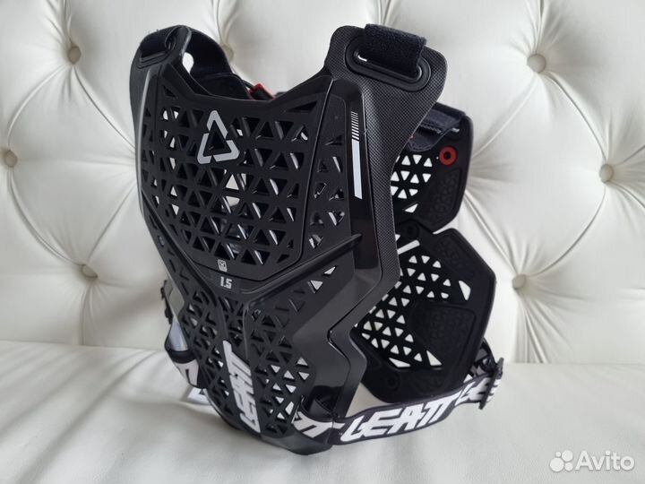 Enduro панцирь Leatt 1.5 Chest Protector Black