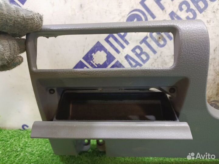 Накладка торпедо передняя левая Mazda 6 Gg седан