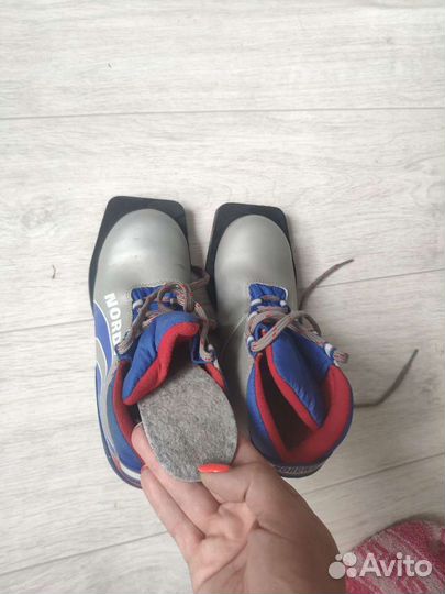 Лыжные ботинки