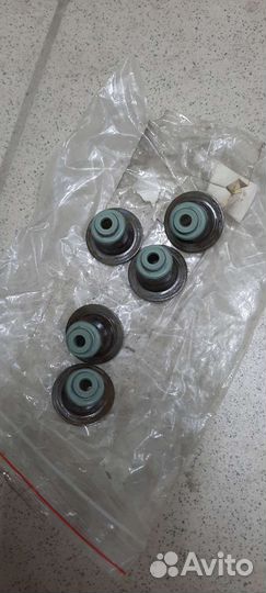 Маслосьемные колпачки 8шт. Mazda