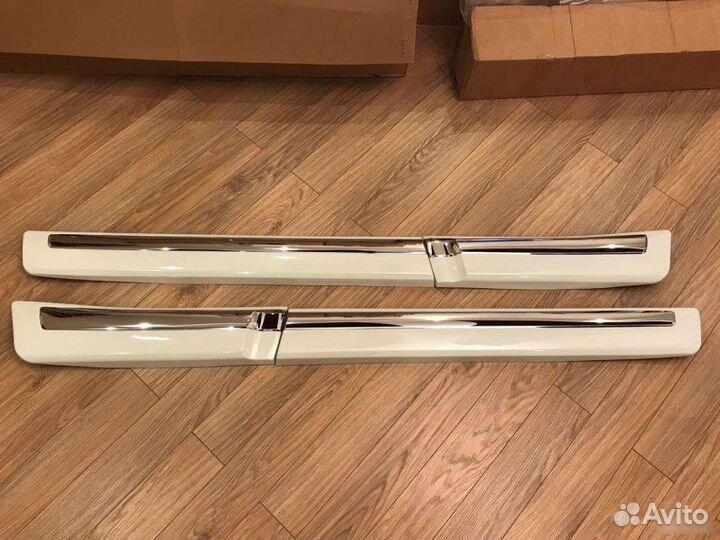 Молдинги Тойота Ленд Крузер 200 белые 2012-2015