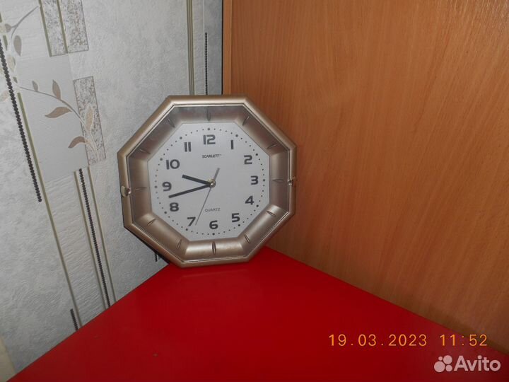 Часы настенные электронные