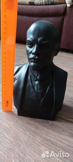 Бюст Ленина
