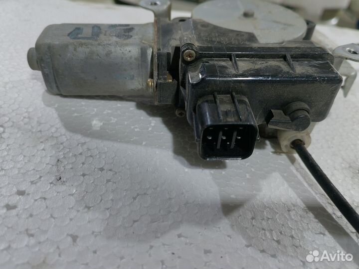 Стеклоподъемник задний пра/лев Mitsubishi Dingo