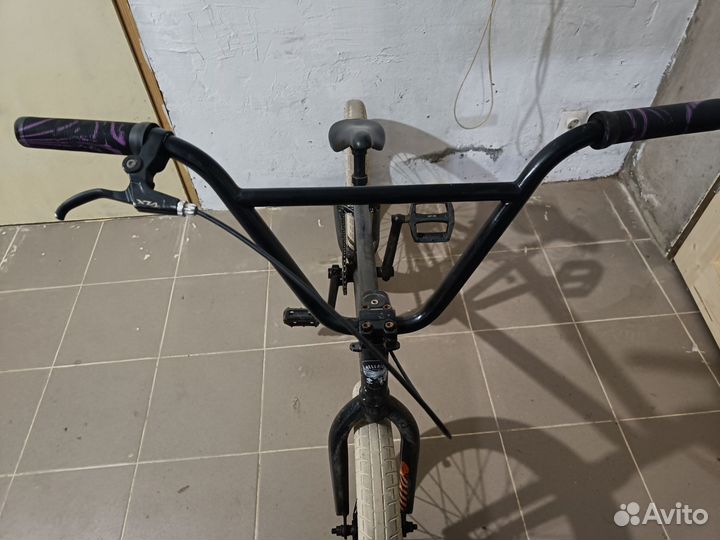 Трюковой велосипед BMX Hellride