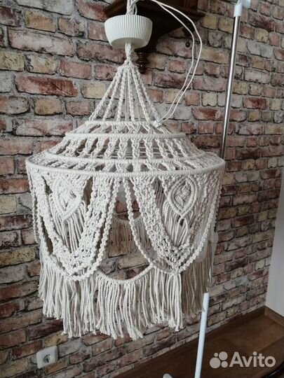 Люстра потолочная с абажуром