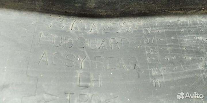 Брызговик левый задний Mitsubishi Outlander XL (CW