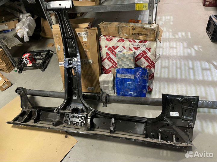 Порог левый со средней стойкой для BMW X6