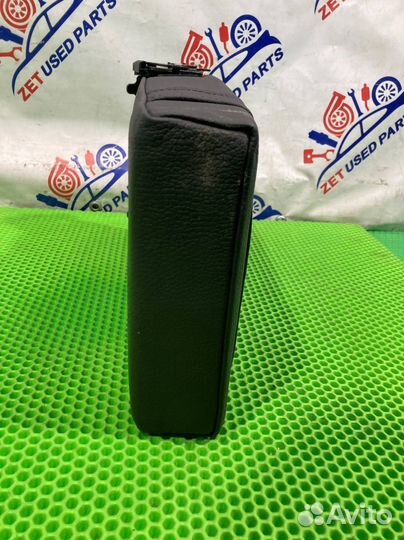 Подлокотник задний Volkswagen Touareg NF 7P5 crca