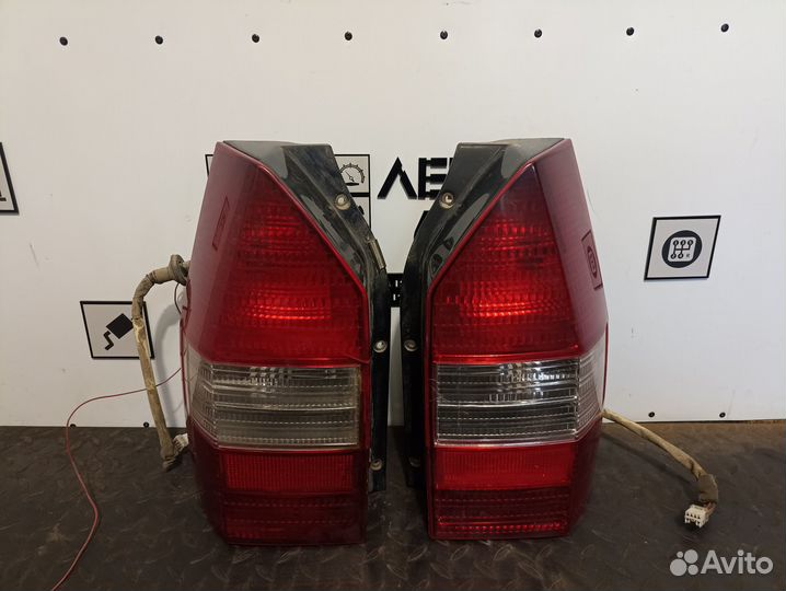 Фонарь задний для Mitsubishi Space Wagon 3