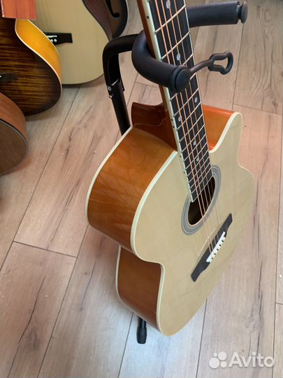 Акустическая гитара Martinez