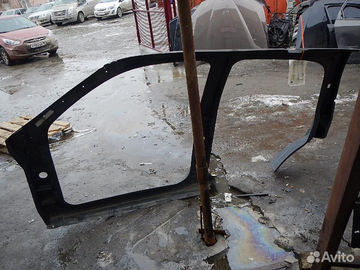 Панель боковая кузова/стойка правая Cadillac Escalade