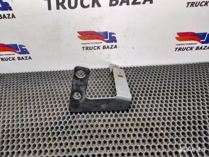 Кронштейн трубок отопителя Volvo FH