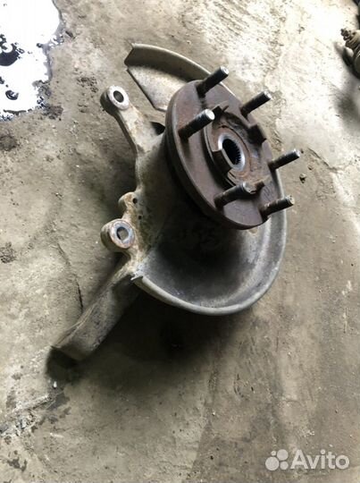 Кулак поворотный левый Форд Рейнджер Мазда Вт50