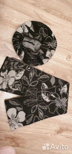 Берет и шарф