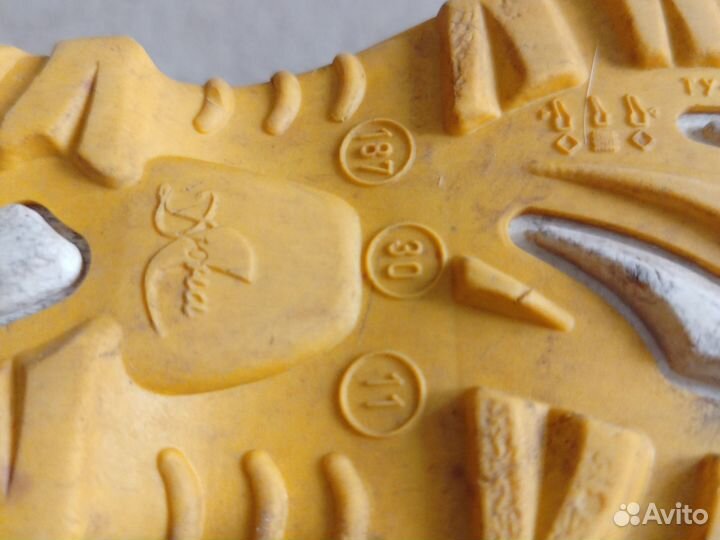 Резиновые сапоги