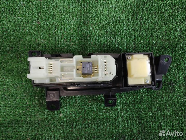 Кнопка стеклоподъемника Lexus GS 450H 2007