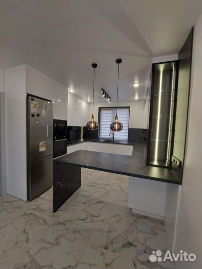 Кухня в потолок