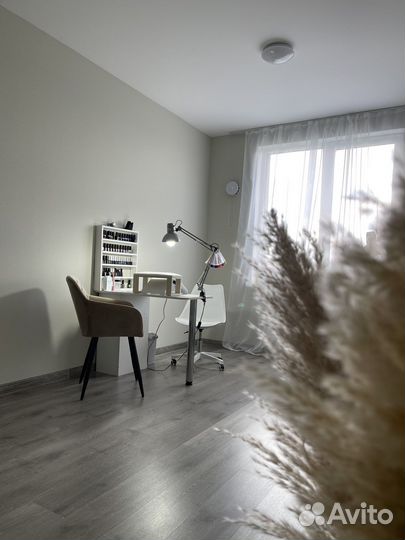 Маникюр педикюр