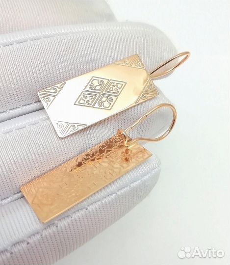 Золотые серьги пластины, орнамент геометрия, французский замок, вес 3,53г