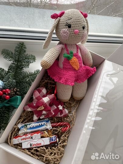 Вязаный зайка. Новогодний бокс