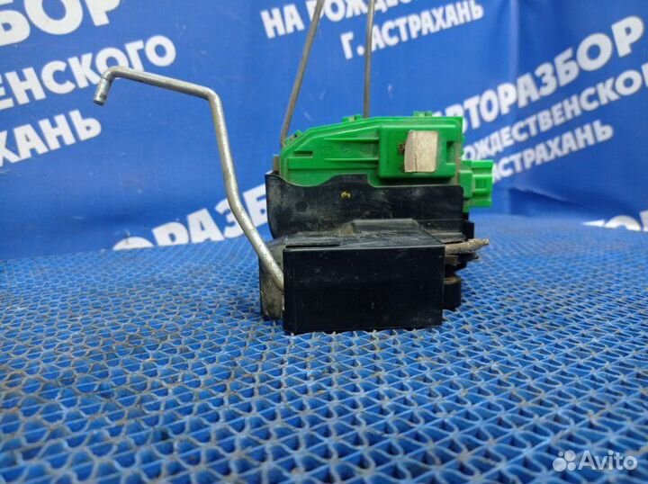 Задний правый замок двери Hyundai Solaris 1