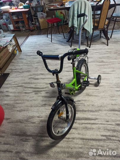 Детский велосипед с родительской ручкой