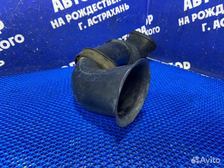 Патрубок воздушного фильтра Porsche Cayenne